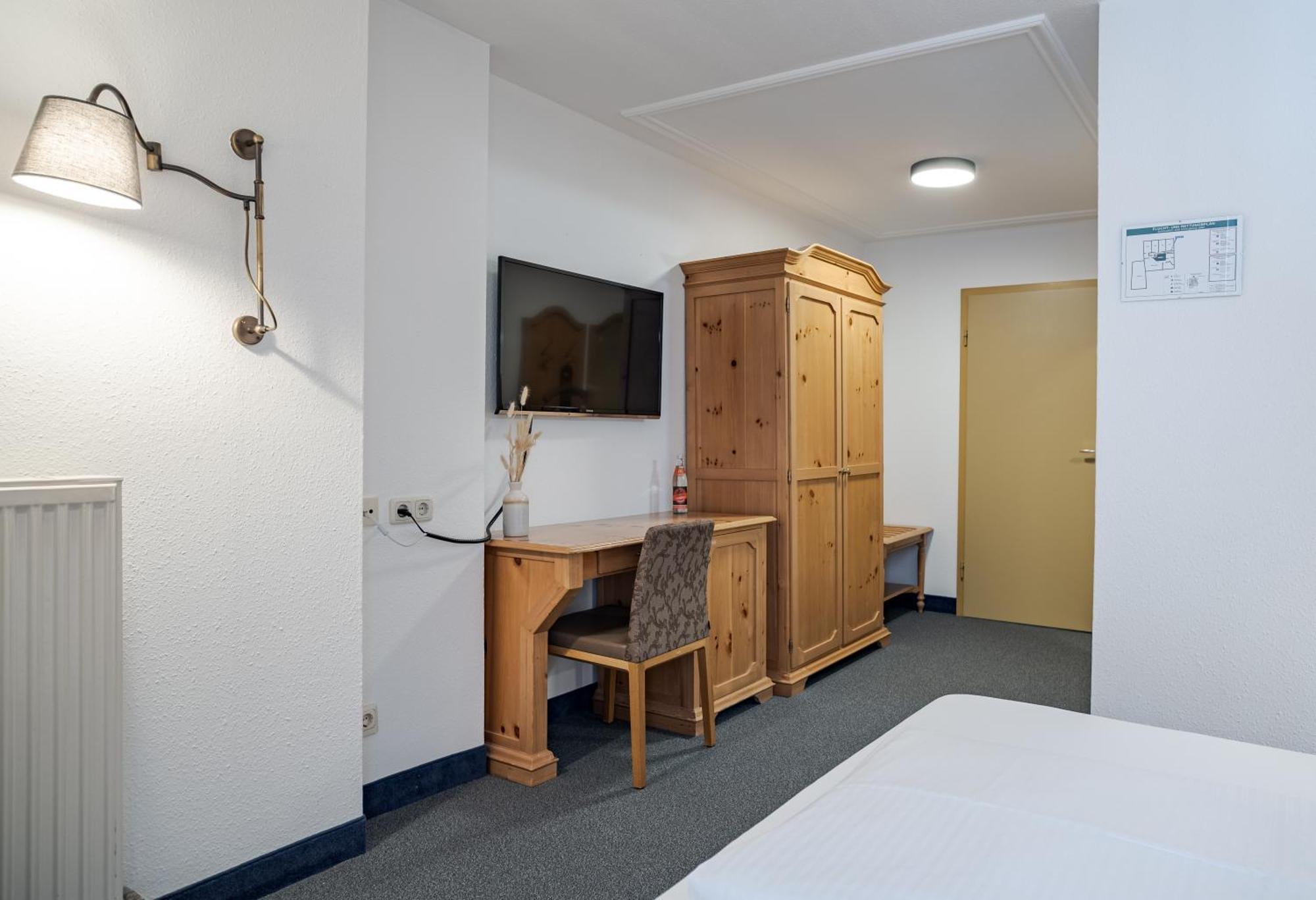 Hotel Goldener Hirsch Kaufbeuren Bilik gambar