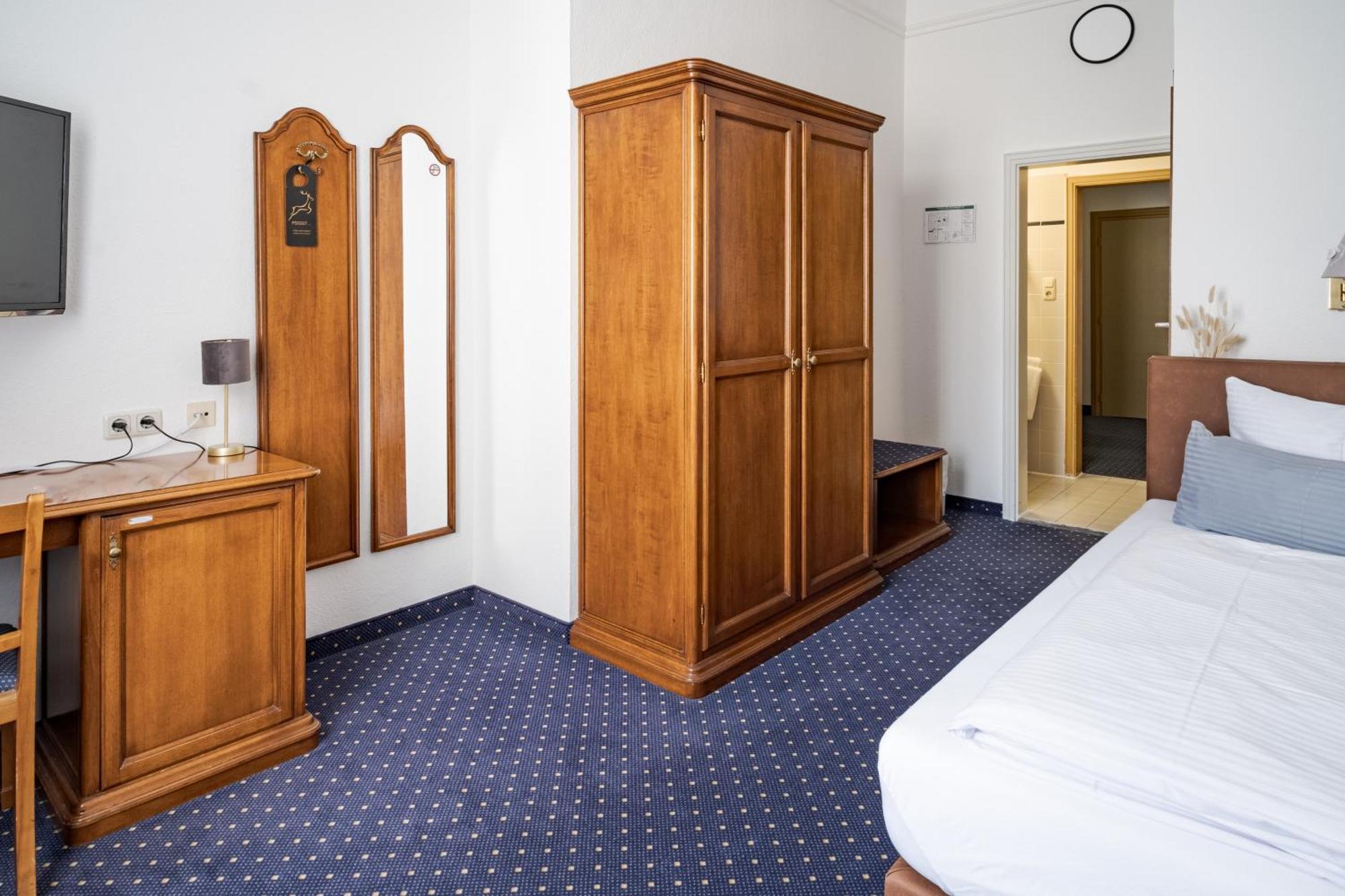 Hotel Goldener Hirsch Kaufbeuren Bilik gambar