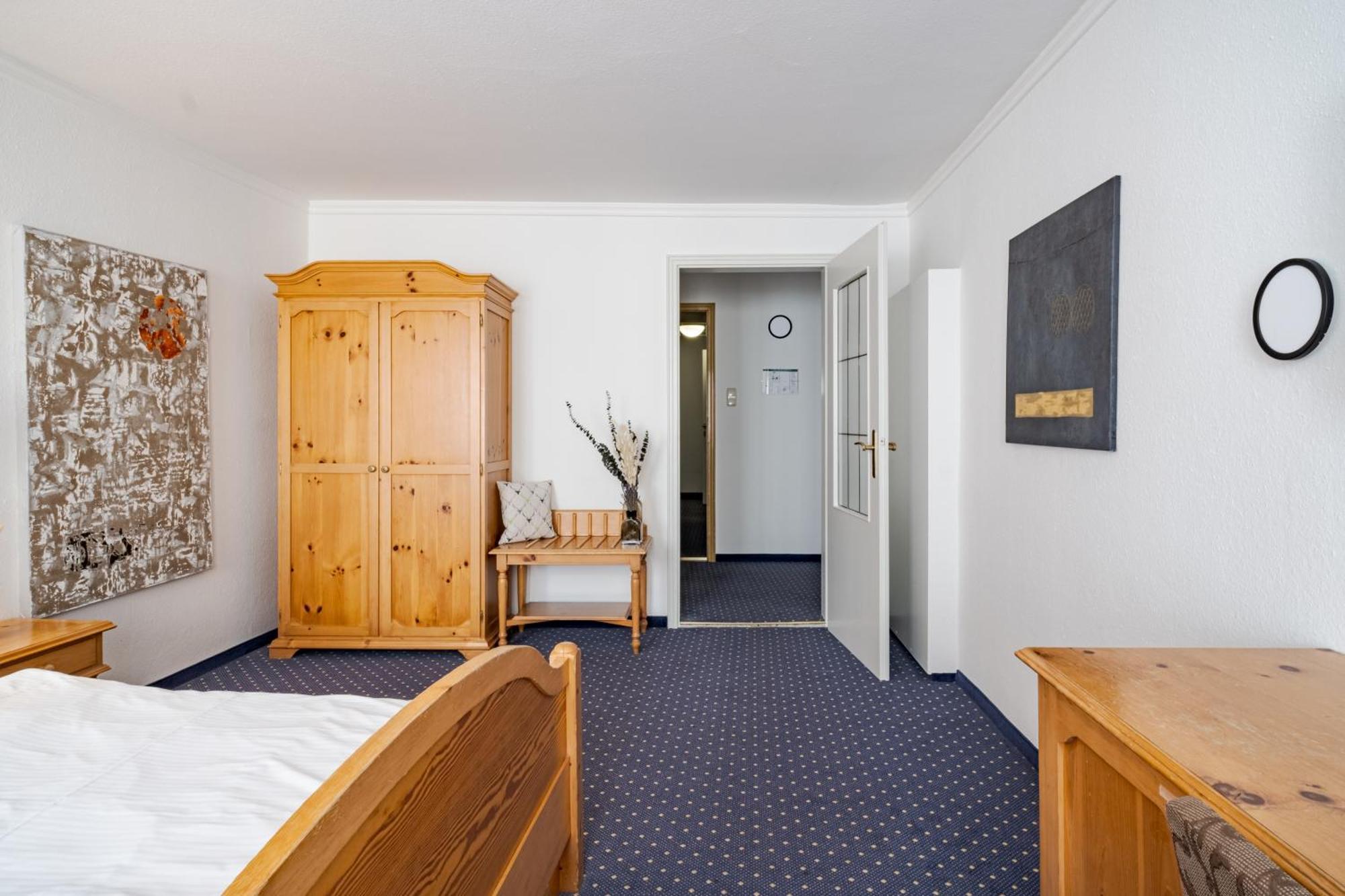 Hotel Goldener Hirsch Kaufbeuren Bilik gambar